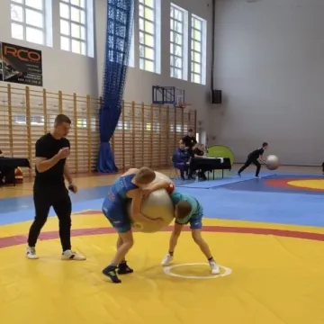 Pierwszy krok na macie z udziałem 96 zapaśników