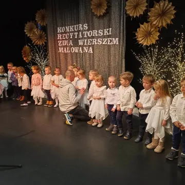 Przedszkolaki recytowały „zimowe” wierszyki w MDK w Radomsku