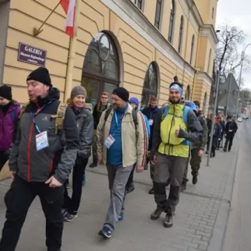 Wyruszyli na trasę VIII Pieszego Maratonu Niepodległości