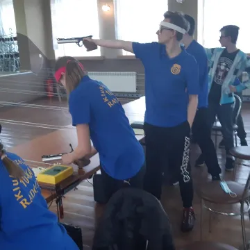 Strzeleckie sukcesy zawodników OKSS „10-tka”