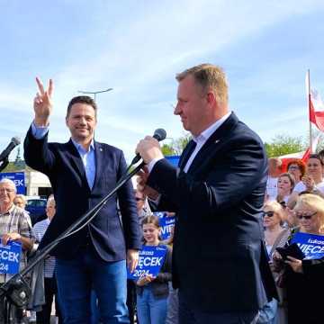 [WIDEO] Rafał Trzaskowski: w Radomsku potrzebna jest mądra zmiana. Głosujcie na Łukasza Więcka!