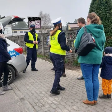 Bezpieczny powiat radomszczański. Kamizelki od policji i starostwa