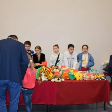 Charytatywna „Gwiazdka w sercu” w PSP nr 6 w Radomsku