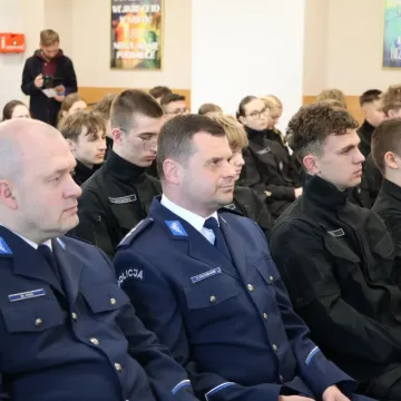 W ZSP nr 1 w Radomsku odsłonięto Dąb Pamięci