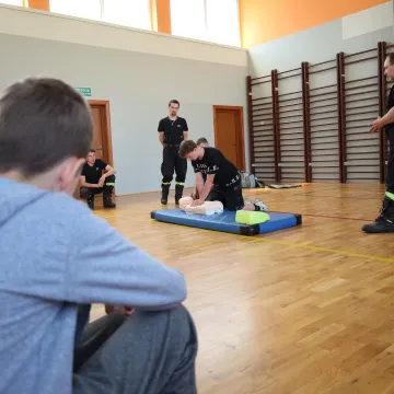 „Bezpieczne wakacje” – ruszył cykl szkoleń dla uczniów szkół podstawowych