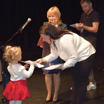 Piosenką uczcili Niepodległą