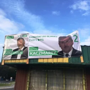 Hasła i obietnice na plakatach i bilbordach