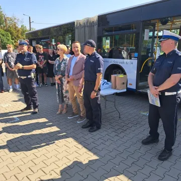 Policja i instruktorzy uczyli odpowiedzialnego kierowania pojazdem