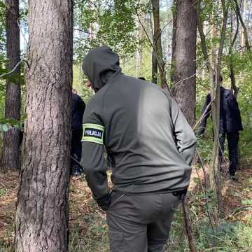 [WIDEO] Manewry klas mundurowych ZSP 1 w Radomsku. Praktyczna lekcja poszukiwania zaginionych