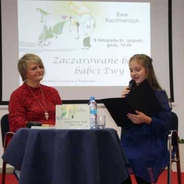 Spotkanie autorskie z Ewą Kaczmarczyk w bibliotece w Radomsku