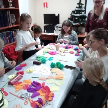 Pisanki i pająki ludowe ożywiły tradycję w Gidlach