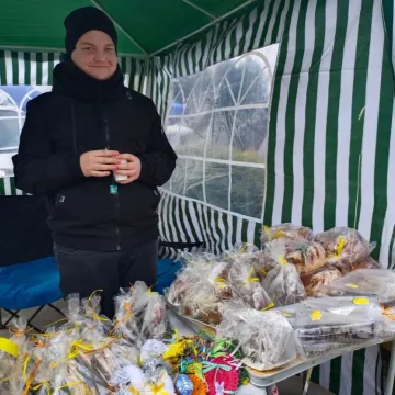 Zapachniało kolorową wiosną na parkingu przed Starostwem Powiatowym w Radomsku