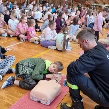 Strażacy z Kamieńska uczyli pierwszej pomocy