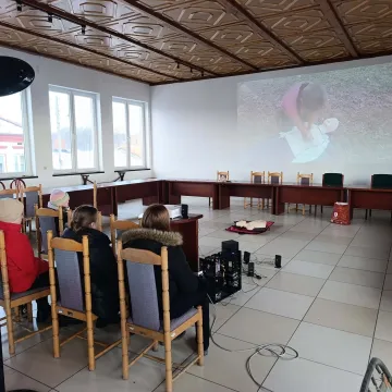 AED już dostępny na budynku OSP Pławno