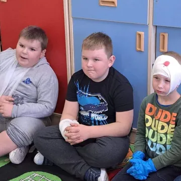 Strażacy z Kamieńska uczyli pierwszej pomocy