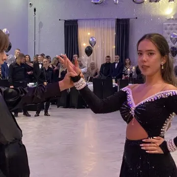 Szampańska zabawa studniówkowa ZSE w Radomsku