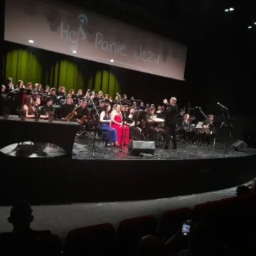 [WIDEO] Krakowiak, śpiewy ludowe. Wyjątkowy Dzień Babci i Dziadka w Radomsku