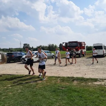 Tropem Wilczym. Bieg Pamięci Żołnierzy Wyklętych 2021 w Radomsku