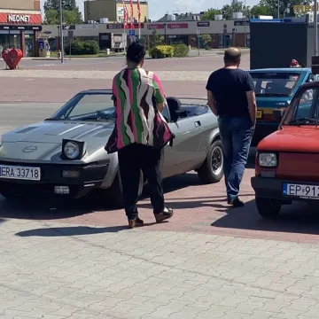 Auto - Moto Weteran 6.  W Radomsku zaparkowały motoryzacyjne legendy