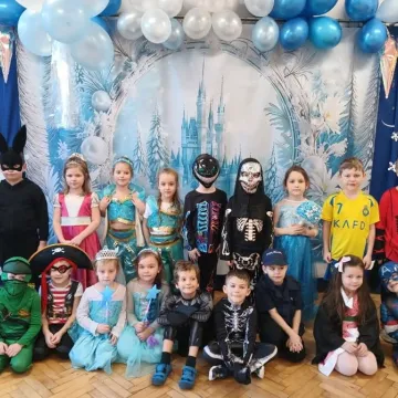„Zimowa Kraina”. Bal karnawałowy w przedszkolu nr 9 w Radomsku