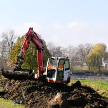 Trwa renowacja stawów w Strzałkowie