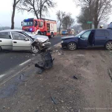 [WIDEO] Wypadek w miejscowości Zakrzew: dzieci w szpitalach, ranny 18-latek