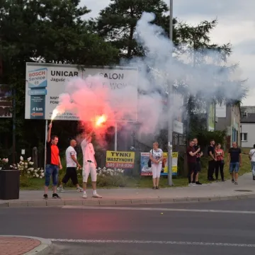 Kibice RKS Radomsko w hołdzie powstańcom warszawskim