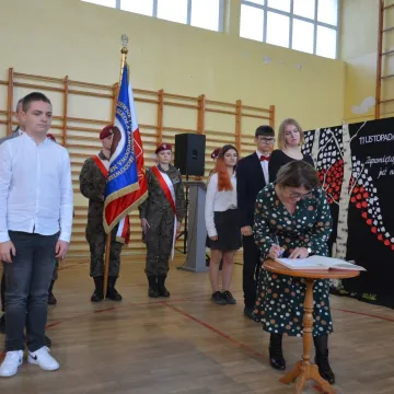 Uczniowie „drzewniaka” w Radomsku złożyli ślubowanie