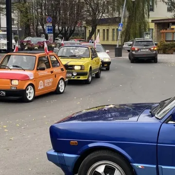 Zabytkowe pojazdy przejechały ulicami Radomska