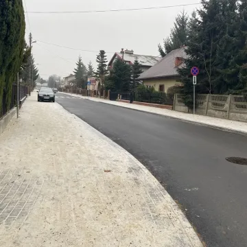 Nowa droga, nowe chodniki. Tak zmieniła się ulica Żwirki