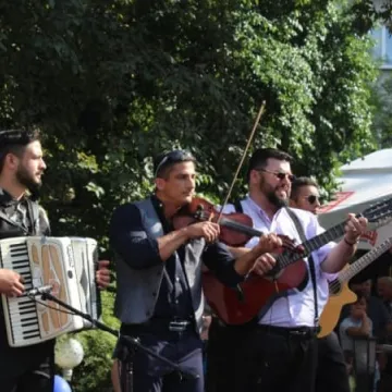 Romskie melodie na placu 3 Maja