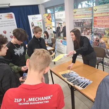 ZSP nr 1 w Radomsku prezentuje ofertę edukacyjną podczas Dnia Otwartego