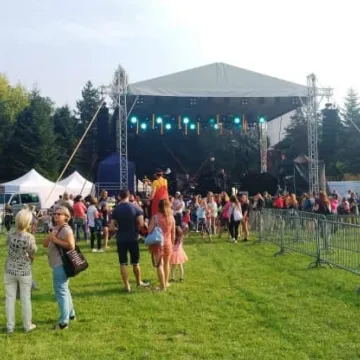 Letnie granie z Happysad