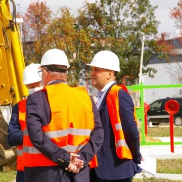 Radni wizytowali budowę nowego basenu w Radomsku