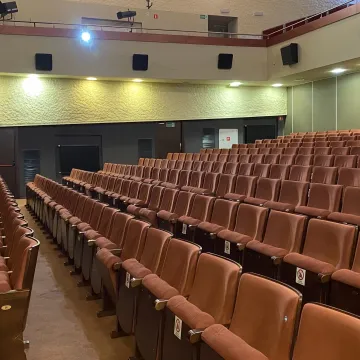 Podpisano umowę na dofinansowanie remontu sali widowiskowej MDK w Radomsku