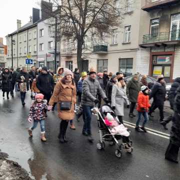 [WIDEO] Orszak Trzech Króli 2025 w Radomsku. „Kłaniajcie się królowie!”