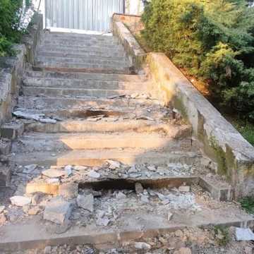 Trwa modernizacja schodów w Parku Solidarności w Radomsku