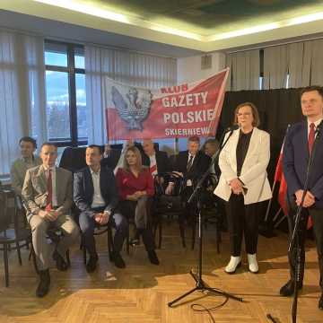 [WIDEO] Tłumy na spotkaniu z Przemysławem Czarnkiem w Radomsku