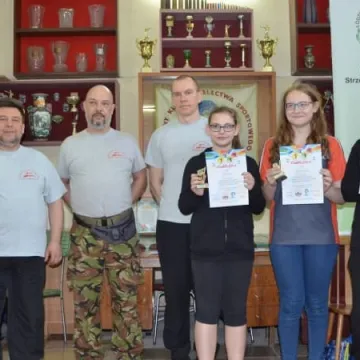 Zawodnicy „10-ki” na podium