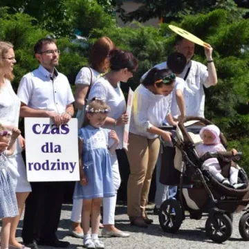 Polska Rodziną Silna!