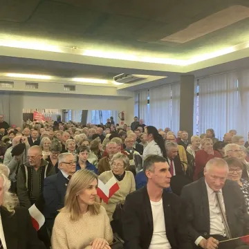 Tłumy na spotkaniu z Przemysławem Czarnkiem w Radomsku