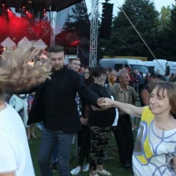 Letnie granie z Happysad