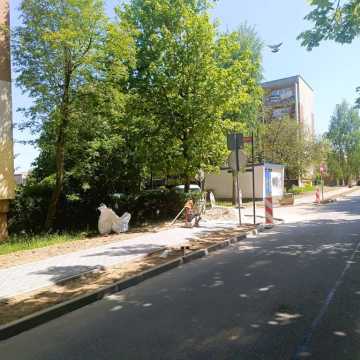 Trwa budowa chodnika na ul. Krzywoustego w Radomsku