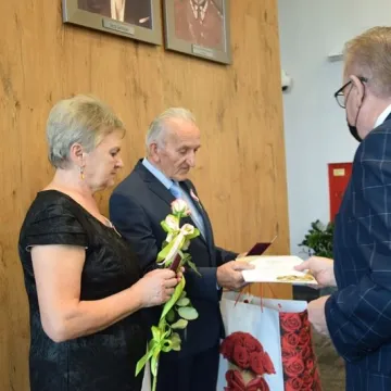 „Złoci” małżonkowie odznaczeni medalami