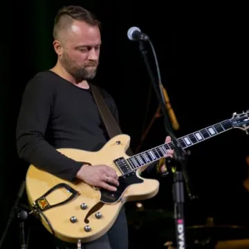 Janusz Yanina Iwański wystąpił w MDK