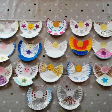 Warsztaty tworzenia ozdób choinkowych w Muzeum Regionalnym w Radomsku