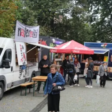 Food Trucki opanowały centrum