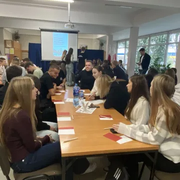 Edukacja obywatelska w „Mechaniku”. Dyskusje o czytelnictwie, stresie i uzależnieniach