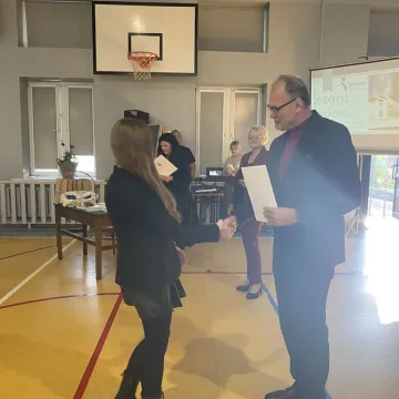 Najlepsi z najlepszych. Uczniowie  nagrodzeni stypendiami prezydenta