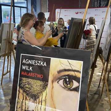 [WIDEO] Agnieszka Wilk: stwierdziłam, że trzeba wyjść do ludzi, nie chować obrazów w czterech ścianach